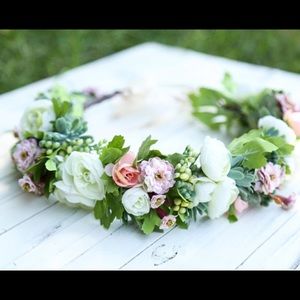 ‘FlowersLovers’ Crown